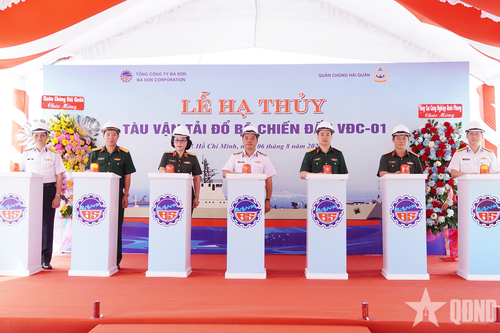 Tổng công ty Ba Son tổ chức lễ hạ thủy tàu vận tải quân sự