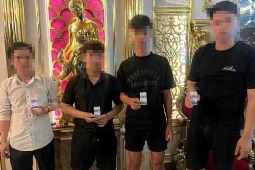 Karaoke 'quá đà', khách 'quá trớn'