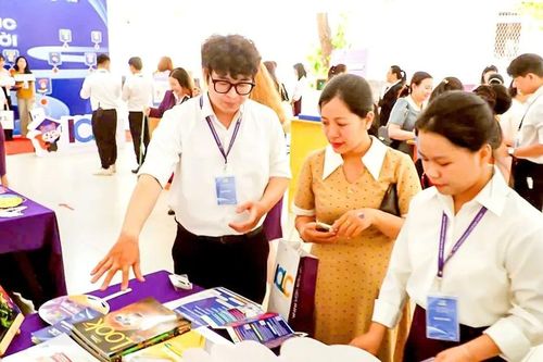 Dạy học 'chuyển mình' với chuyển đổi số