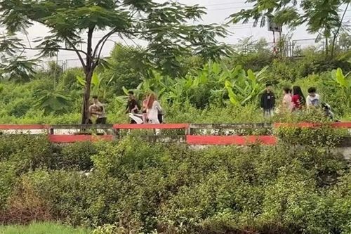 Nữ quái 18 tuổi ở Bắc Ninh cầm đầu nhóm xe máy đuổi đánh người