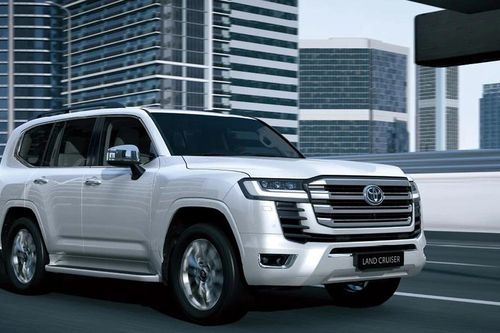 Toyota Land Cruiser tiếp tục hút khách