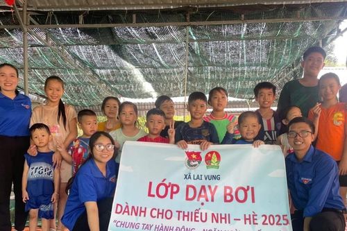 Dạy bơi miễn phí cho trẻ em Đồng Tháp