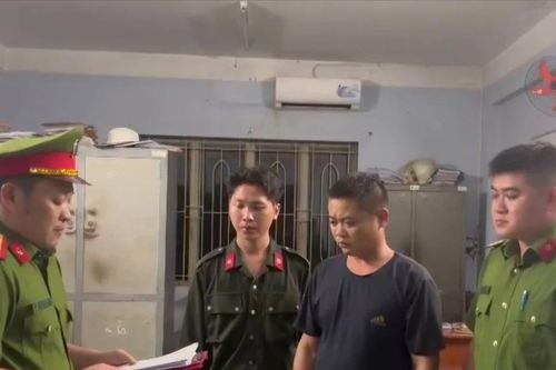 Tài xế xe container đánh võng trên cao tốc vì muốn... kết thúc hợp đồng sớm