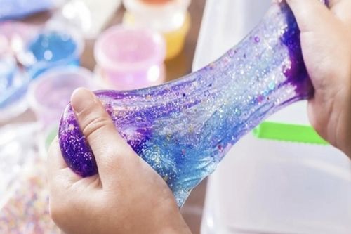 Bé trai Hà Nội đi cấp cứu sau 30 phút chơi slime mềm dẻo nhiều trẻ ưa thích