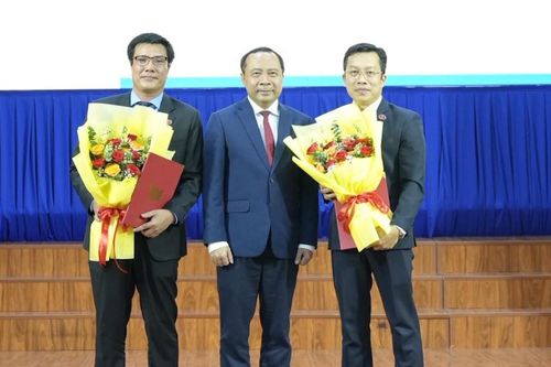 Trường ĐH Khoa học Xã hội và Nhân văn TPHCM bổ nhiệm cùng lúc 2 phó hiệu trưởng