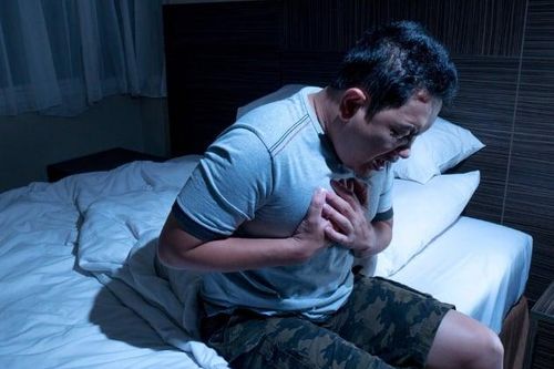 Người bắt đầu bị suy tim có 3 dấu hiệu khi ngủ dễ bị nhầm là… stress