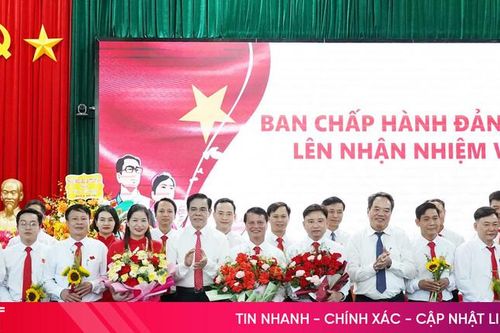 Chủ tịch UBND tỉnh dự Đại hội Đảng bộ xã Đức Quang