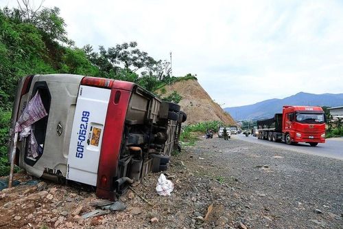 Tai nạn lật xe nghiêm trọng tại Dốc Cun khiến 1 người tử vong