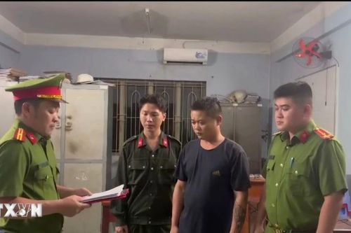 TP Hồ Chí Minh: Bắt giữ tài xế container lạng lách, đánh võng trên cao tốc