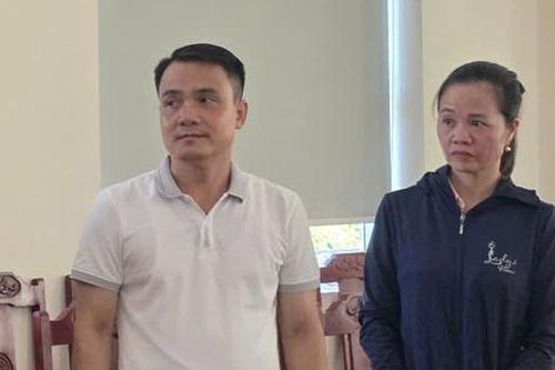 Làm điều sai trái, Hiệu trưởng và nữ giáo viên bị khởi tố