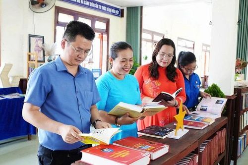 Lan tỏa văn hóa đọc từ 'thư viện hy vọng' Tuy Phước