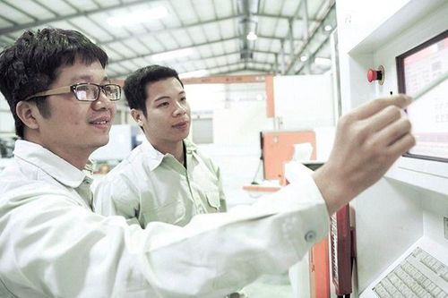 Việt Nam đã có cơ chế vượt khung lương, cấp nhà để thu hút nhân tài