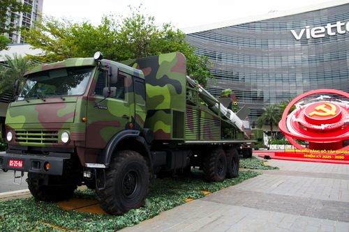 Mục sở thị dàn khí tài quân sự 'Made by Viettel'