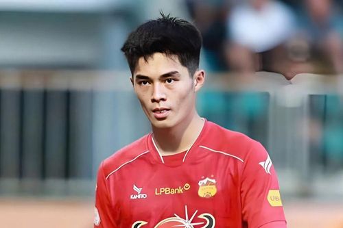 Thủ môn Trần Trung Kiên chơi quá hay trước CLB Thái Lan dùng 7 ngoại binh