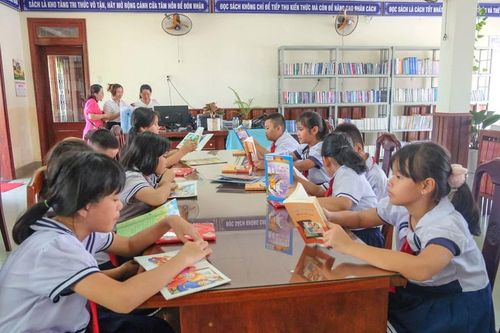 Ra mắt Tủ sách cơ sở và Thư viện Hy vọng tại xã Tuy Phước