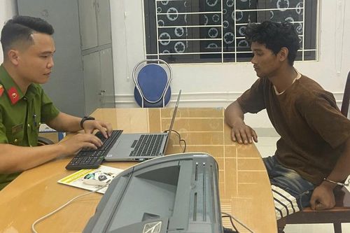 Bắt 2 đối tượng cướp giật điện thoại của bé gái ở Chư Sê
