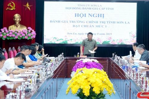 Hội nghị đánh giá Trường Chính trị tỉnh đạt chuẩn mức 1