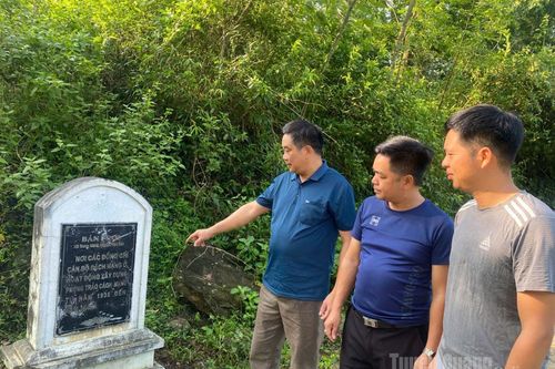 Làng đỏ giữa đại ngàn ATK
