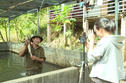 Thanh niên vùng cao từng bước tiếp cận công nghệ số
