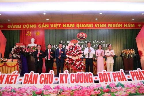 Tập trung phát triển kinh tế - xã hội toàn diện, nhanh và bền vững