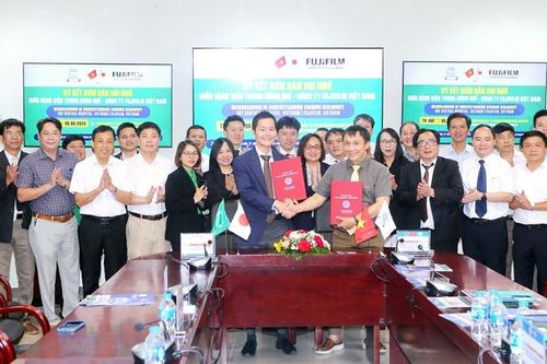 Bệnh viện Trung ương Huế ký kết hợp tác với FUJIFILM Việt Nam trong lĩnh vực nội soi