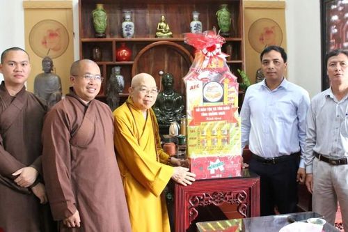 Quảng Ngãi: Lãnh đạo Sở Dân tộc và Tôn giáo tỉnh thăm chư tôn đức Ban Trị sự GHPGVN tỉnh