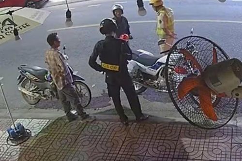 Khởi tố đối tượng hành hung CSGT khi bị kiểm tra nồng độ cồn
