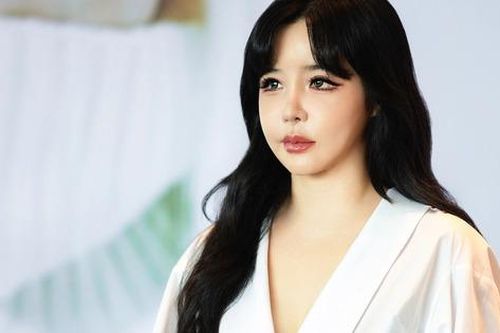 Vì sao ca sĩ Park Bom (2NE1) đột ngột tuyên bố dừng hoạt động?