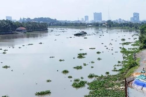 TP.HCM: Hạn chế lưu thông đường thủy để thi công kè chống sạt lở rạch Tắc Mương Lớn