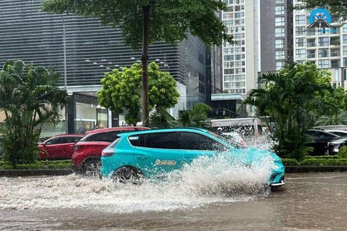 Xe điện có thể lội nước, nhưng đâu là giới hạn an toàn?