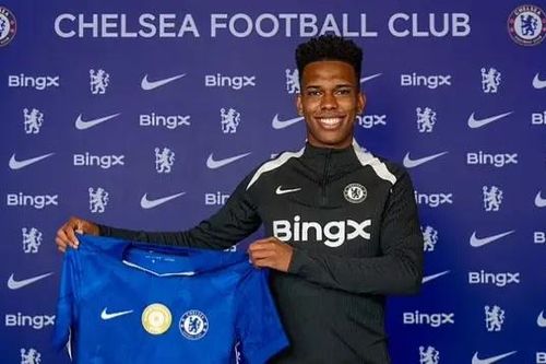 Thần đồng Brazil Estevao cập bến Stamford Bridge