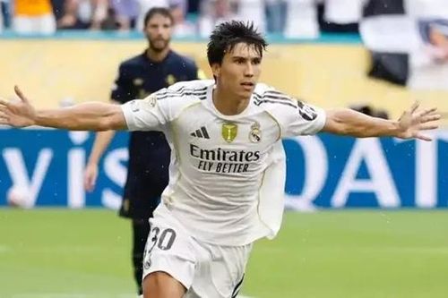 Gonzalo Garcia được trao áo số 9 tại Real Madrid