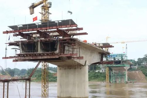 Đốc thúc hợp long cầu Phong Châu mới đúng ngày 2/9