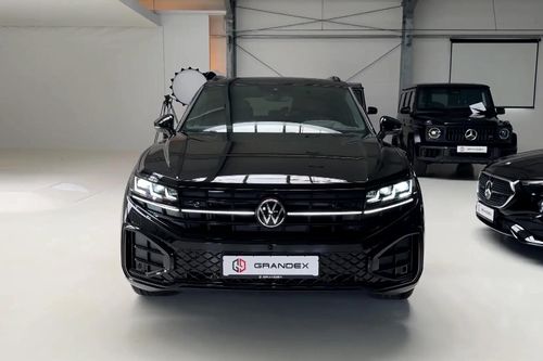 Volkswagen Touareg được bổ sung hai phiên bản R-Line và Highline
