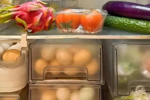 Đầy hơi đi khám, người đàn ông phát hiện ung thư: Cảnh bảo đừng để 6 loại thực phẩm này trong tủ lạnh, chẳng khác nào đang 'nuôi vi khuẩn'