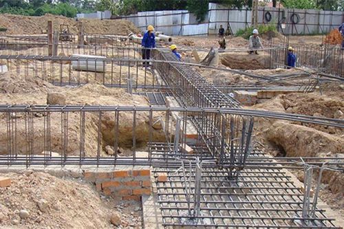 Dự án chưa xây xong móng đã nhận đặt cọc có trái quy định pháp luật?