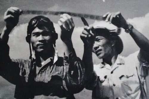 Nguyễn Văn Bảy - Người phi công nông dân Nam Bộ