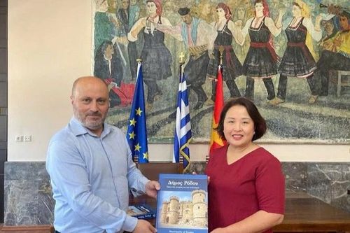 Tăng cường trao đổi nhằm cụ thể hóa các nội dung hợp tác giữa Việt Nam-đảo Rhodes (Hy Lạp)