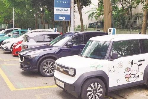 Cần sớm hoàn thiện hạ tầng cho xe điện