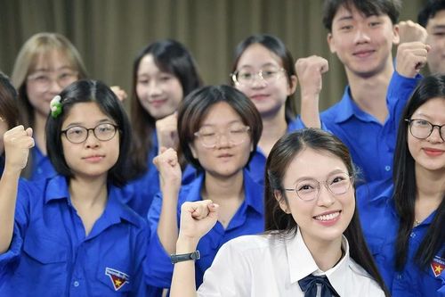 MC Khánh Vy: 'Tiếp sức mùa thi chạm tới cảm xúc, lan tỏa bằng tình người và công nghệ'