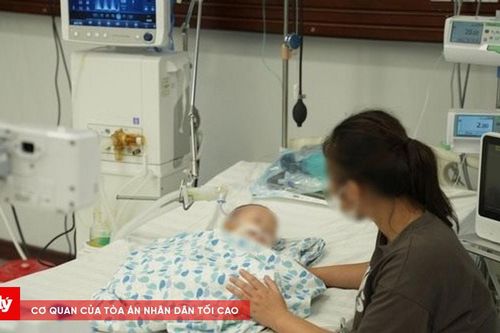 Uống phải tinh dầu đuổi muỗi, bé trai 15 tháng tuổi nguy kịch