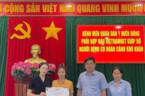 Bà Trịnh Thị Hồng được bạn đọc Báo VietNamNet giúp đỡ hơn 28 triệu đồng