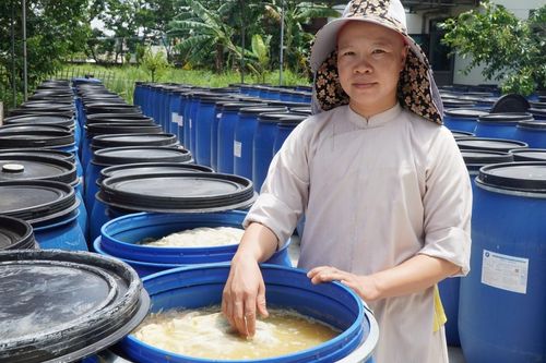 Sư thầy ở Thanh Hóa chế tạo sản phẩm dược liệu bán lấy tiền làm từ thiện