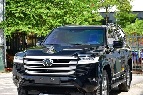 Khách than mua Land Cruiser LC300 bị vòi thêm 500 triệu, Toyota Việt Nam nói gì?