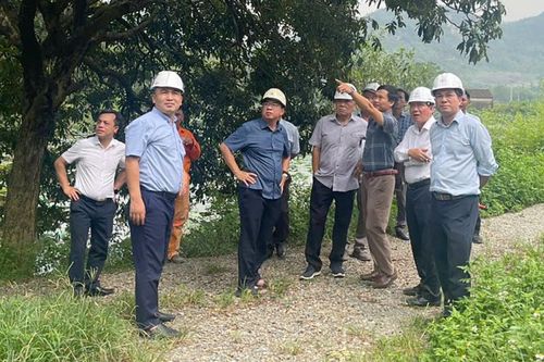 Tổng giám đốc EVNNPT kiểm tra công trường và họp điều độ Dự án đường dây 500/220kV Nho Quan – Phủ Lý – Thường Tín