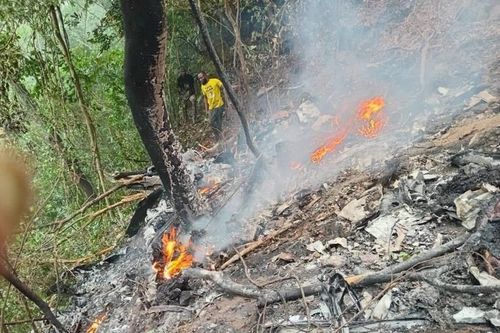 Hiện trường vụ tai nạn trực thăng khiến Bộ trưởng Quốc phòng và nhiều quan chức Ghana thiệt mạng