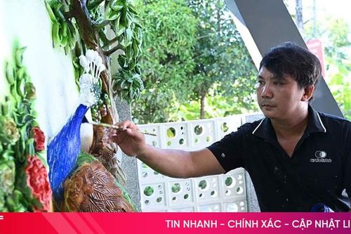 Người đàn ông khuyết bàn tay có biệt tài vẽ, đắp tranh nổi