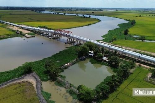 Cận cảnh công trình hơn 1.200 tỷ 'bắc nước' qua sông Vàm Cỏ Đông