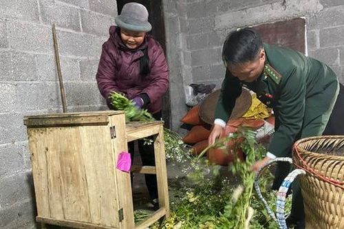 Nữ Bí thư chi bộ góp sức giữ vững chủ quyền biên giới