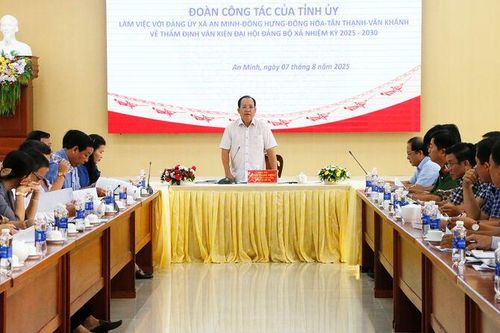 Phó Chủ tịch Thường trực UBND tỉnh An Giang Nguyễn Thanh Phong làm việc với 5 xã về công tác tổ chức đại hội nhiệm kỳ 2025 - 2030